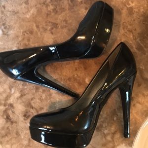 G by Guess Black Platform Pumps - Shiny!